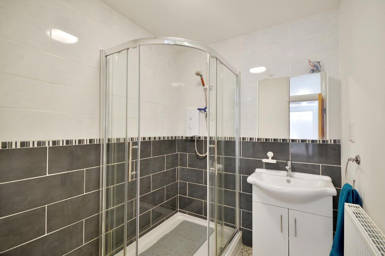 Ground Floor Apartment Up To 6 Guests With Games Chill Out Room Scarborough Zewnętrze zdjęcie