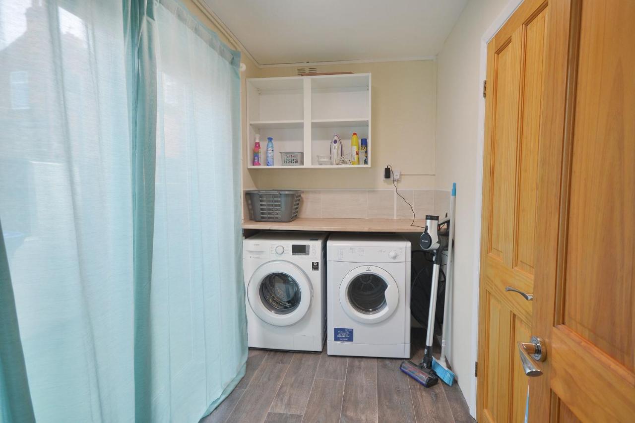 Ground Floor Apartment Up To 6 Guests With Games Chill Out Room Scarborough Zewnętrze zdjęcie