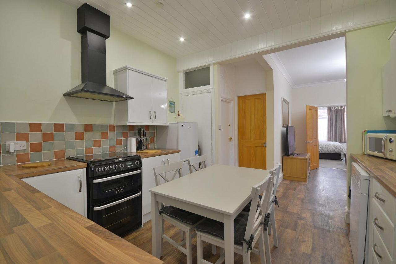 Ground Floor Apartment Up To 6 Guests With Games Chill Out Room Scarborough Zewnętrze zdjęcie